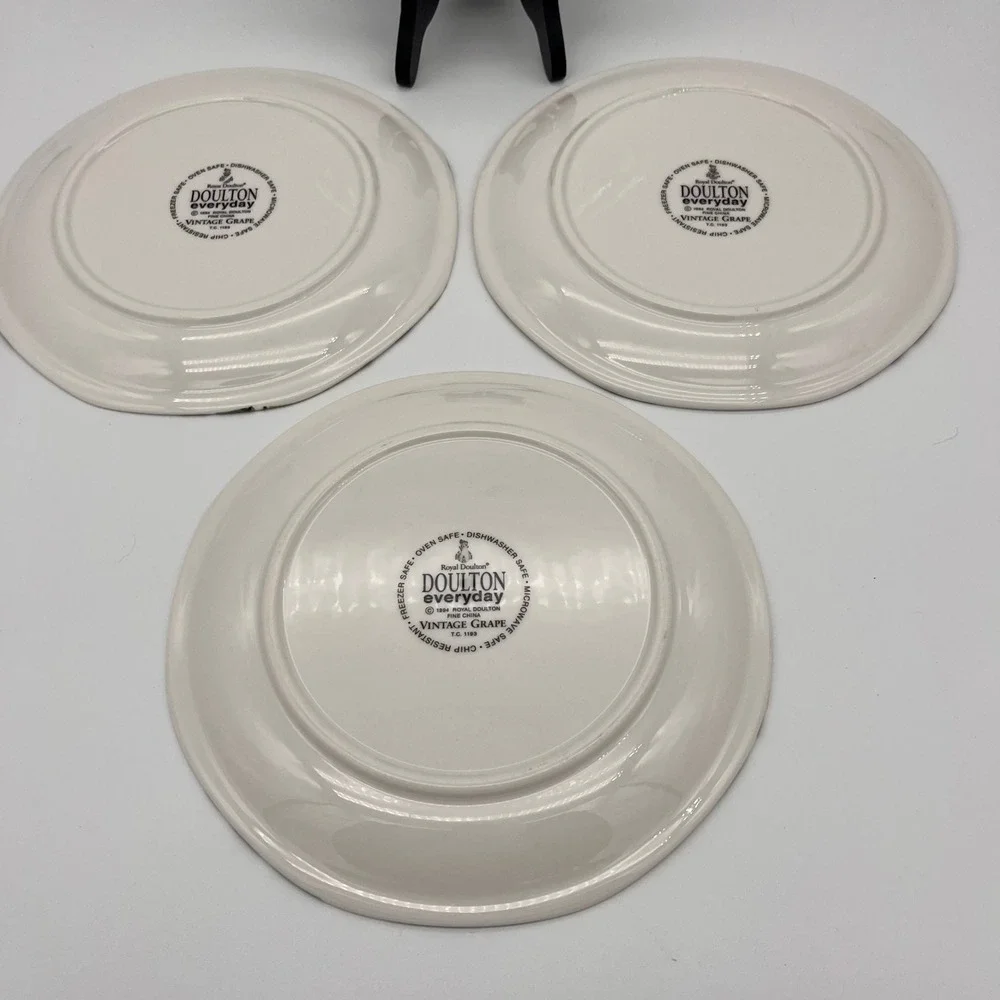 Royal Doulton Everyday Vintage Grape Salad Plates Set of 4 Fruit Fine China 8.25